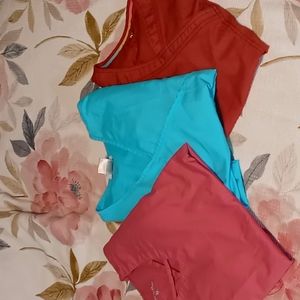 Set of 3 scrub tops